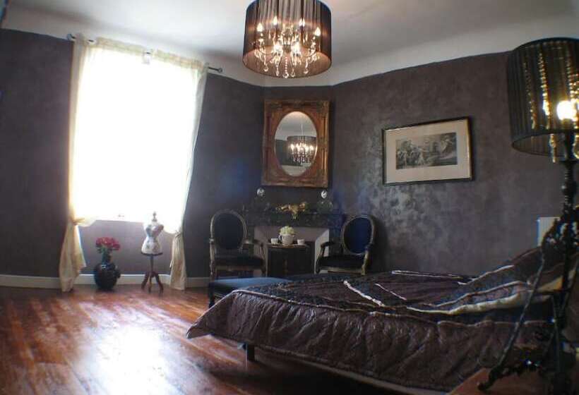 ペンション Château Coquelicot