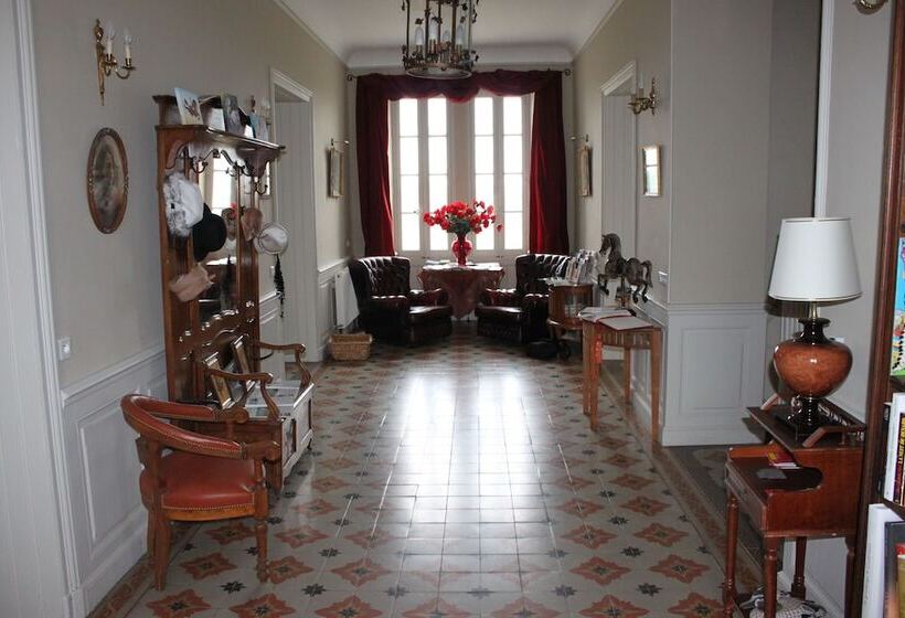 Пансион Château Coquelicot