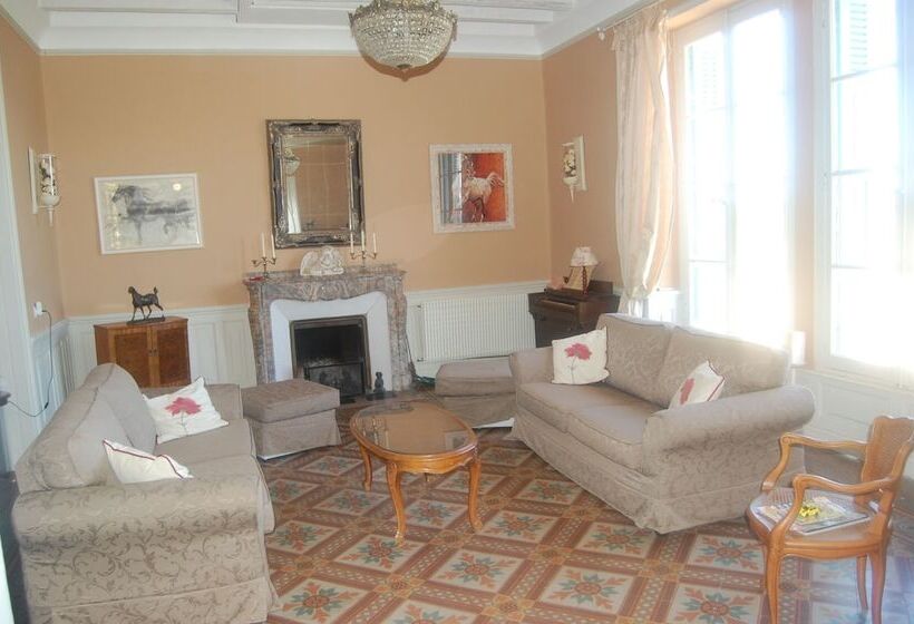 Пансион Château Coquelicot