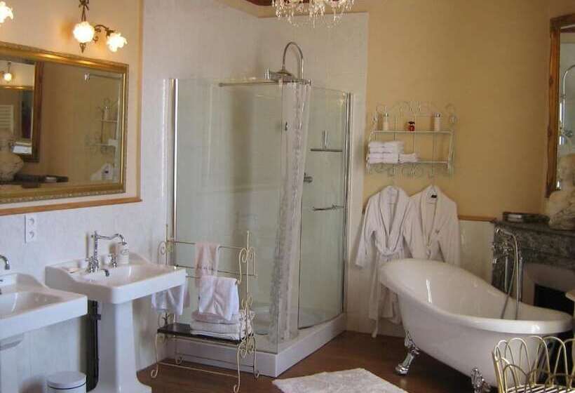 ペンション Château Coquelicot