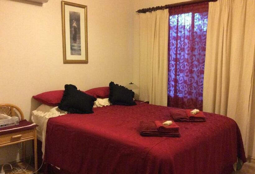 بنسيون Enderslie House Bed And Breakfast