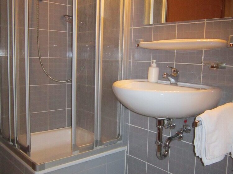 פנסיון Gasthaus Neupert