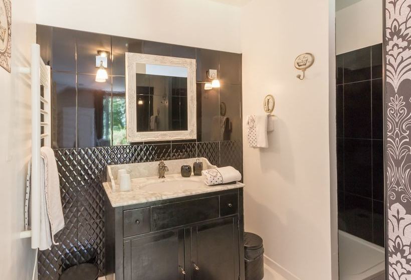 פנסיון La Grange De La Guesle