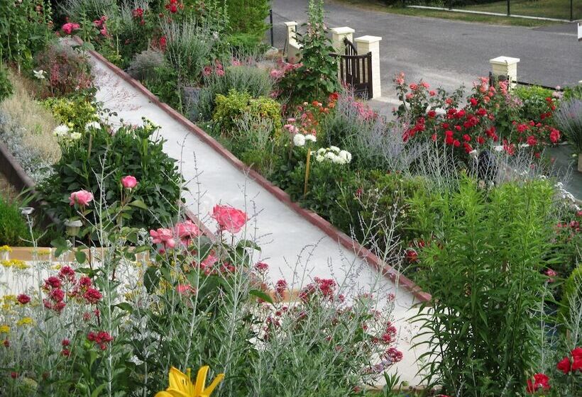 بنسيون La Maison Fleurie