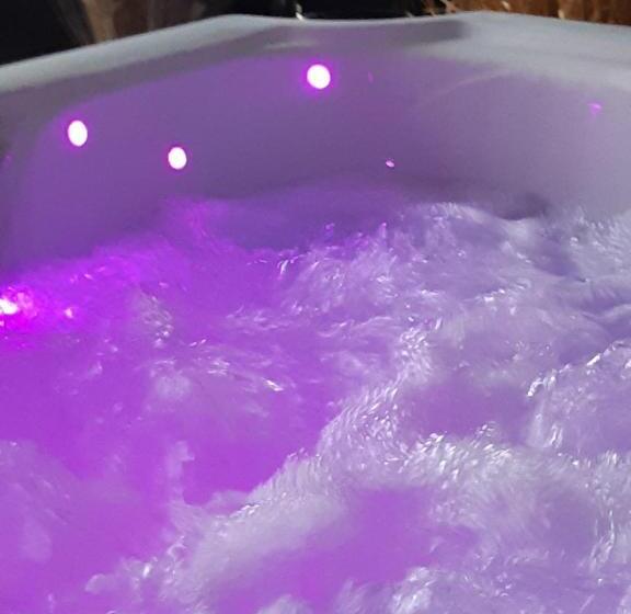 膳宿费 Ome Sweet Home