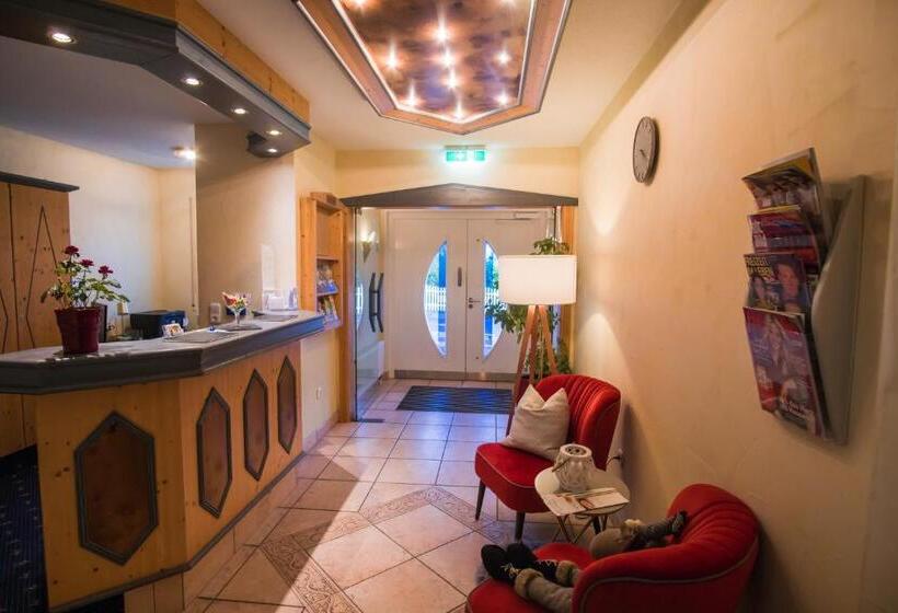 פנסיון Waldeck Garni