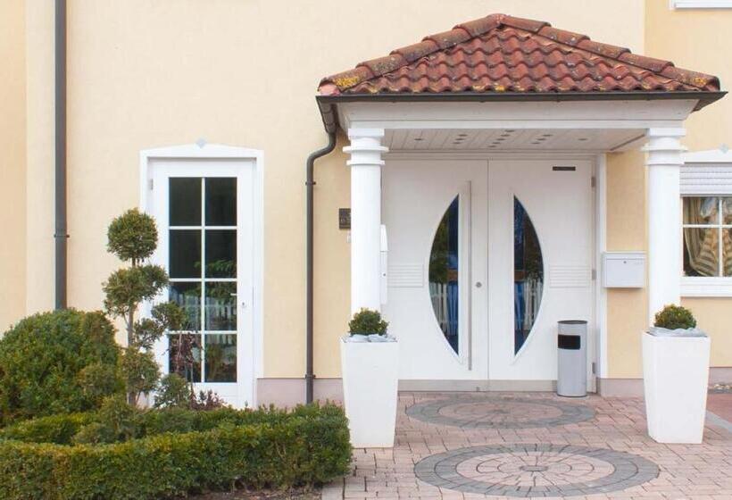 פנסיון Waldeck Garni