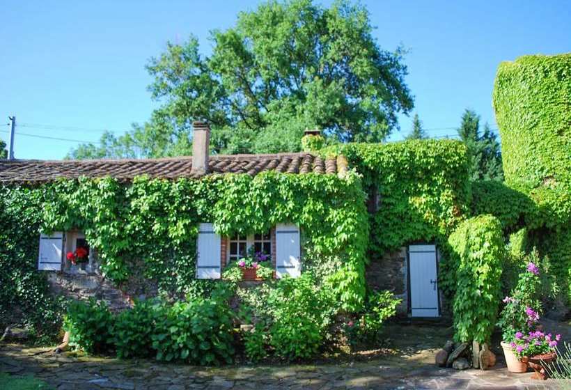 Quaint Cottage In Teillet With Valley View