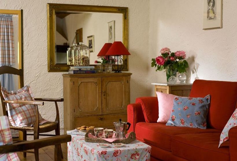 Quaint Cottage In Teillet With Valley View