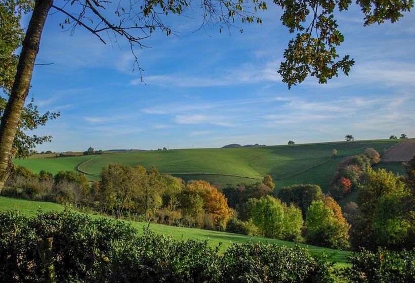Quaint Cottage In Teillet With Valley View