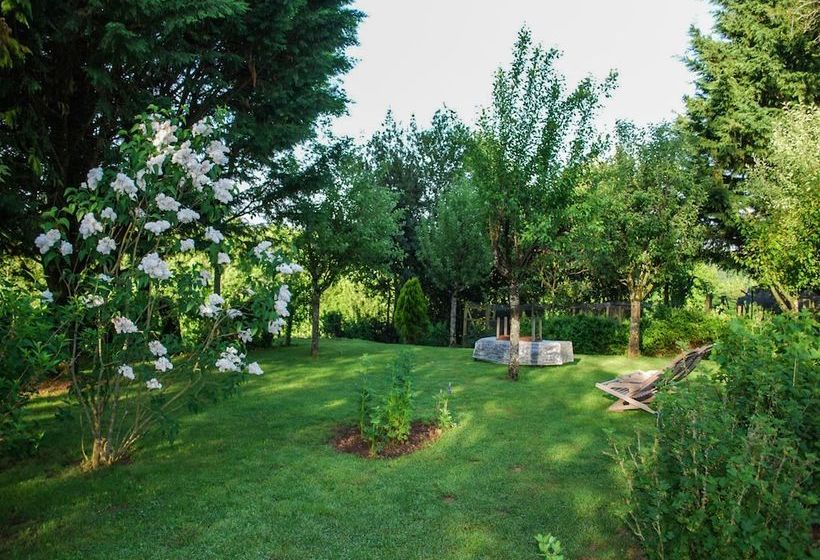 Quaint Cottage In Teillet With Valley View