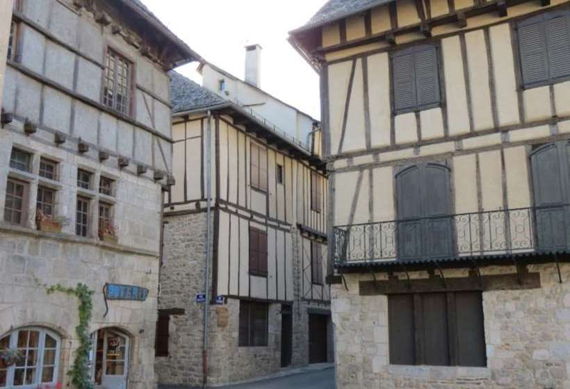 Quaint Cottage In Teillet With Valley View