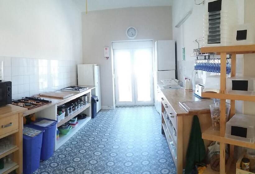 Sidsmums Travellers Retreat   Hostel