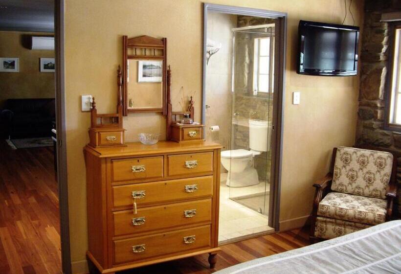 1860 Wine Country Cottages