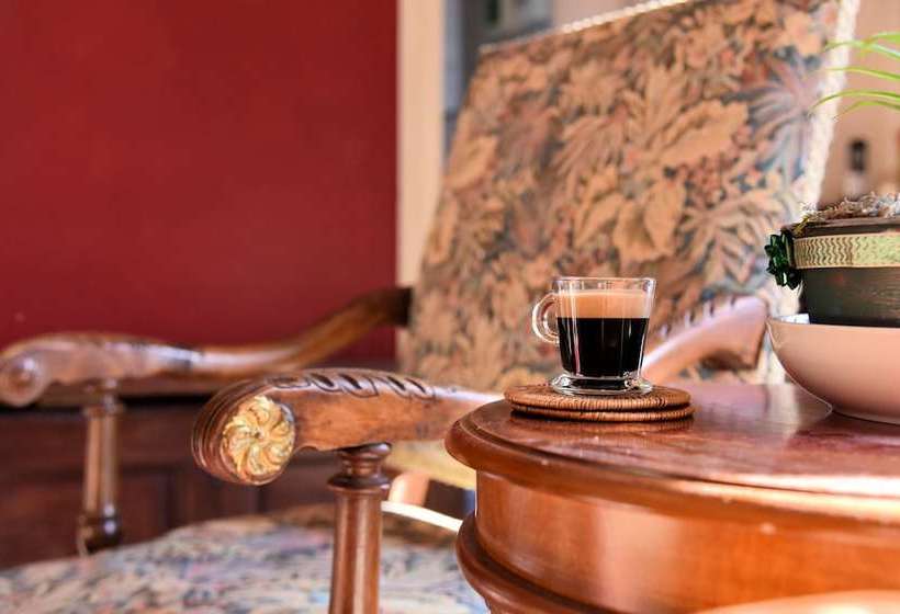 Aux Prés Du Berry Bed & Breakfast