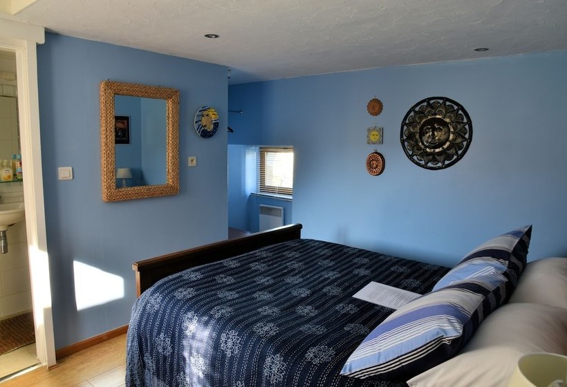 Aux Prés Du Berry Bed & Breakfast