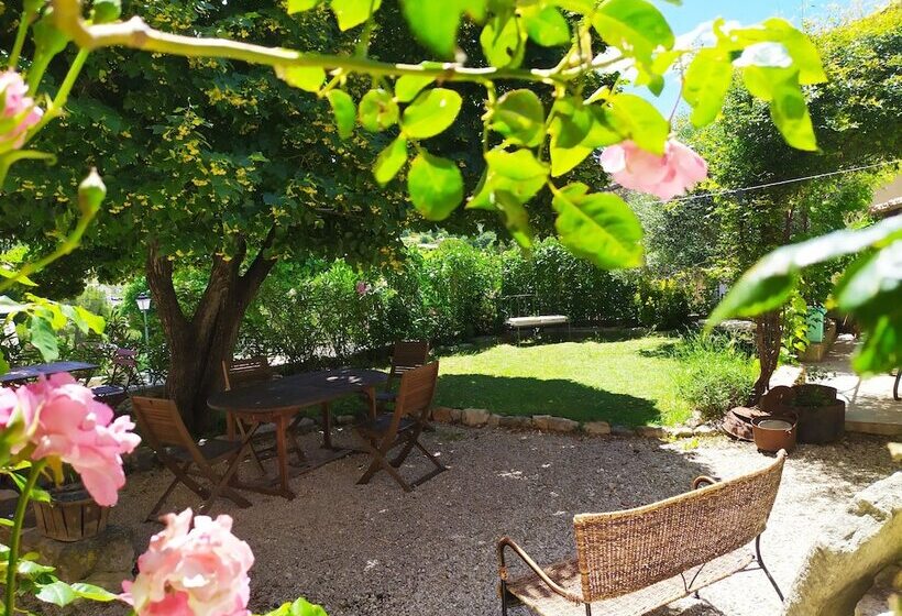 مبيت وإفطار Chambre D Hôtes Face Au Lavoir