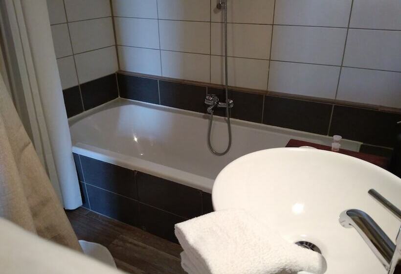 ベッドアンドブレックファースト Chambre D Hôtes Face Au Lavoir