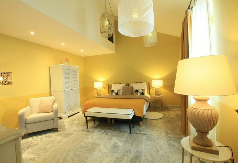 تختخواب و صبحانه Chambres D  Hôtes Les Ormes