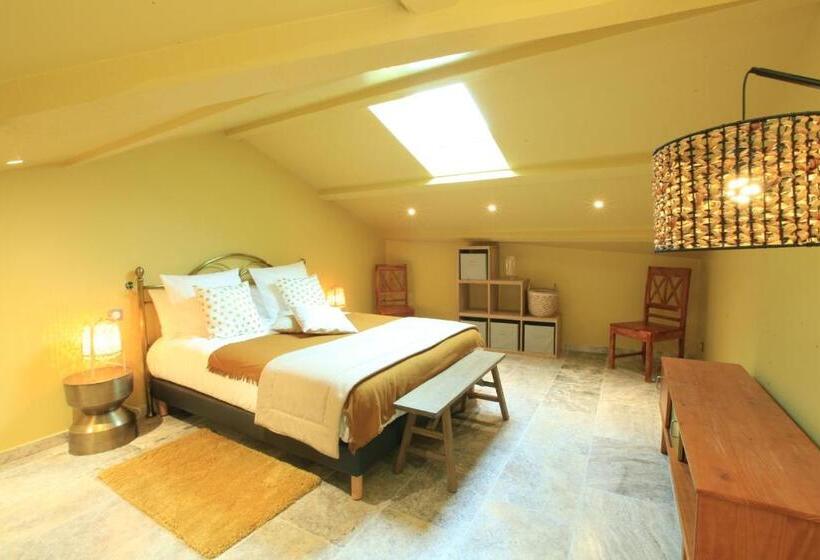 تختخواب و صبحانه Chambres D  Hôtes Les Ormes