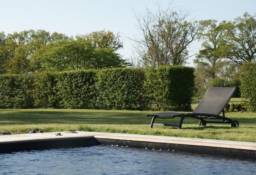 مبيت وإفطار Chambres D Hôtes Logis De La Juquaise