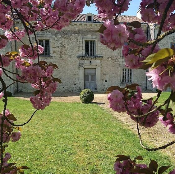 Bed and Breakfast Domaine De Bourgville