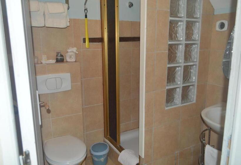 مبيت وإفطار La Gentilhommière Du Château De Ragnies