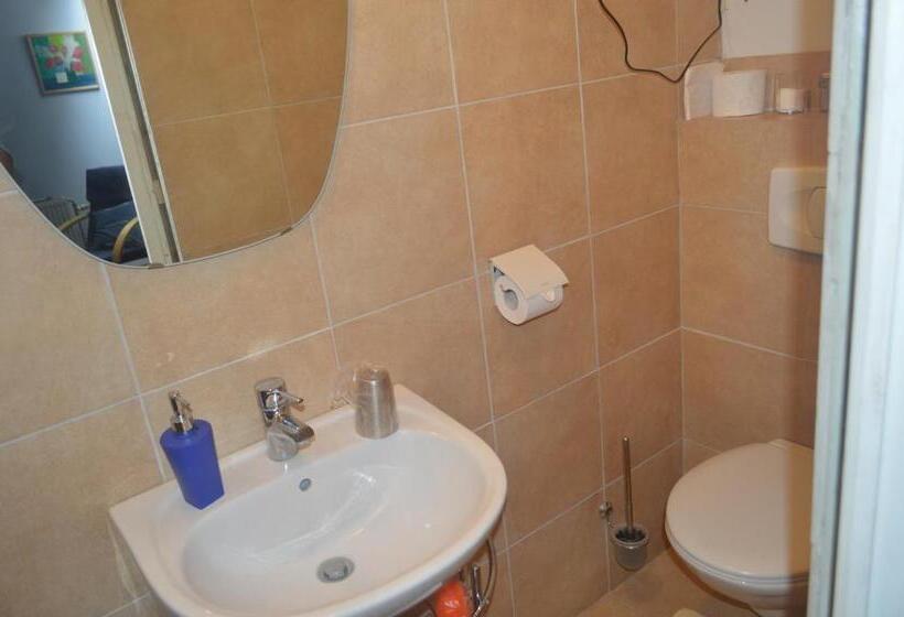 مبيت وإفطار La Gentilhommière Du Château De Ragnies