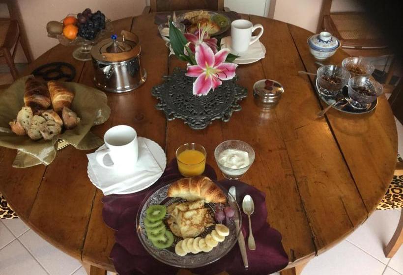 住宿加早餐  La Maison De Manon