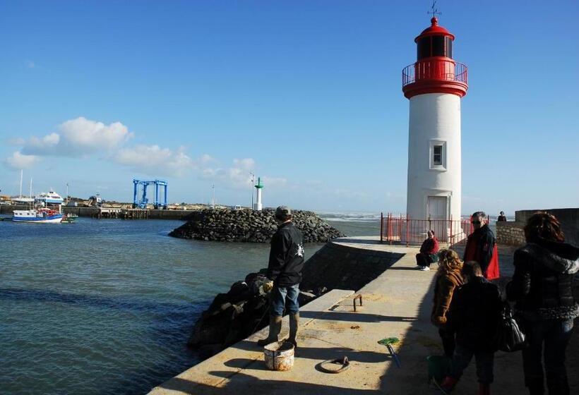 住宿加早餐  Chambres D Hôtes Le Logis Du Port Paradis