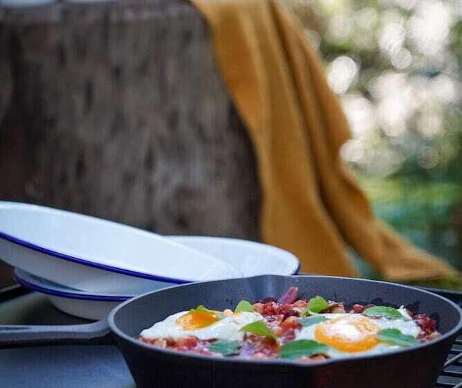 Carawirry Forest Escape