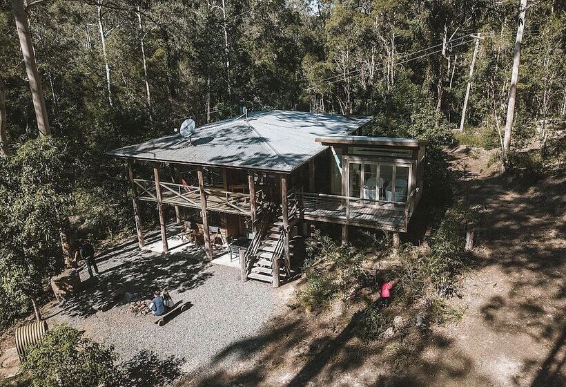 Carawirry Forest Escape