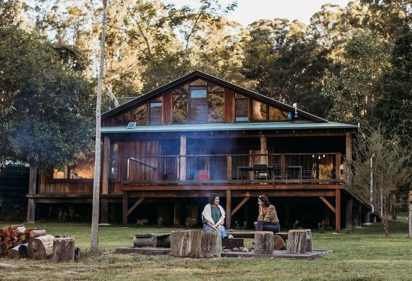 Carawirry Forest Escape