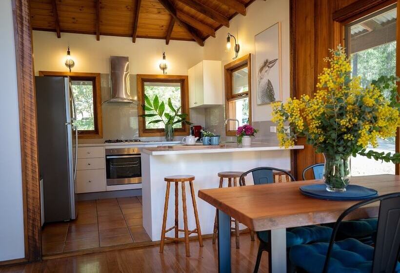 Carawirry Forest Escape