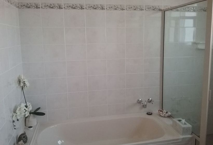 Cherry Tree Lodge Bed And Breakfast