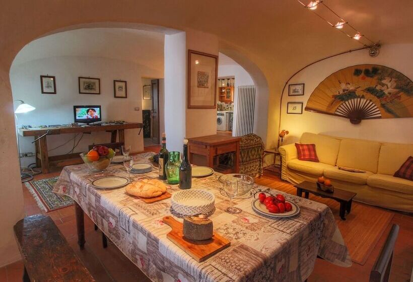 Elegant Cottage In Tuscany With Lake View And Private Garden