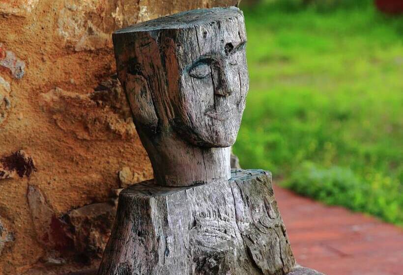 Elegant Cottage In Tuscany With Lake View And Private Garden