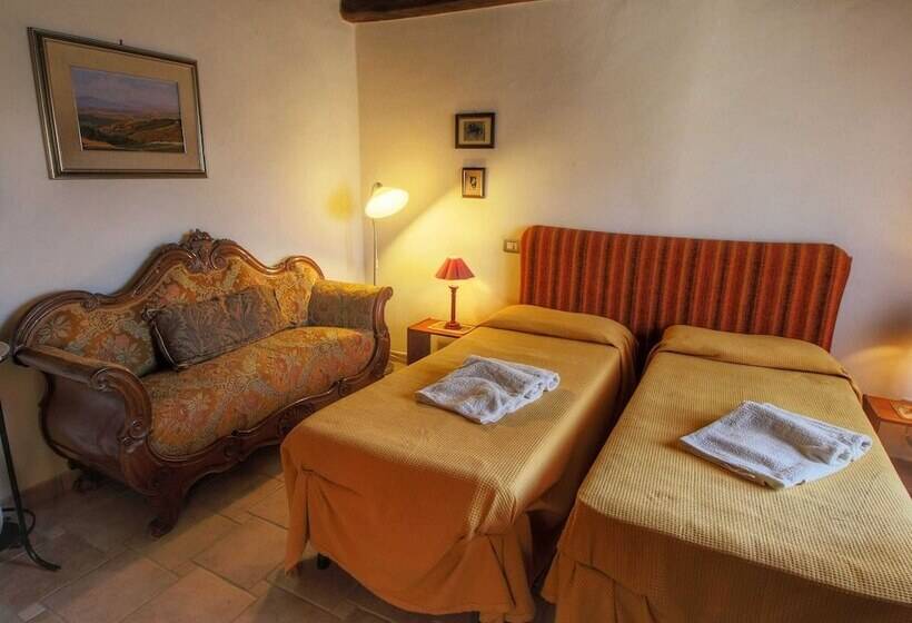 Elegant Cottage In Tuscany With Lake View And Private Garden