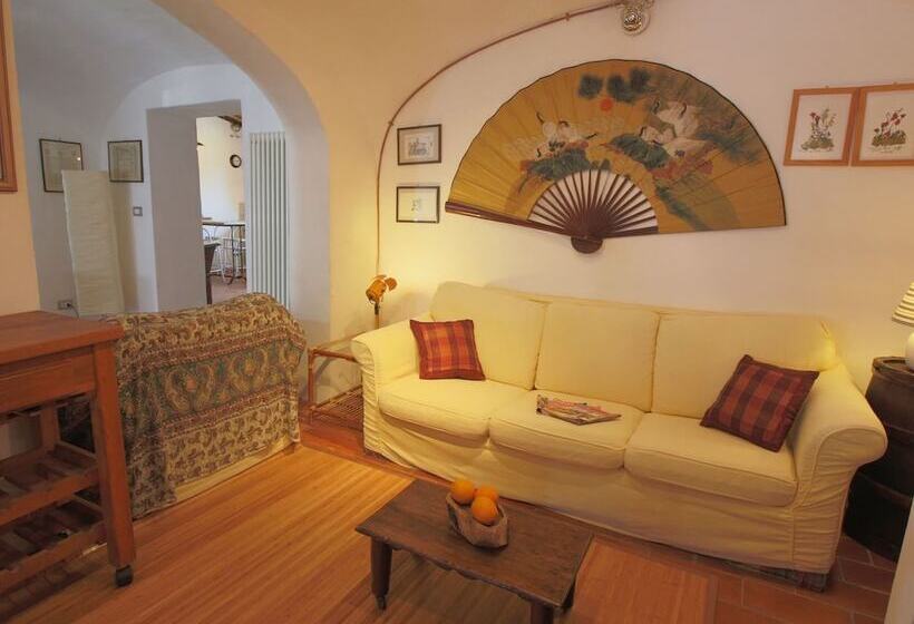 Elegant Cottage In Tuscany With Lake View And Private Garden