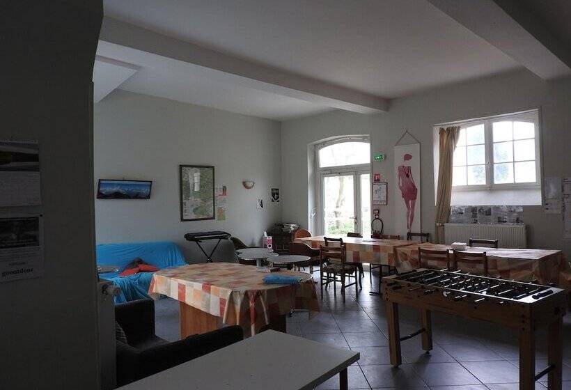 Fontaineblhostel