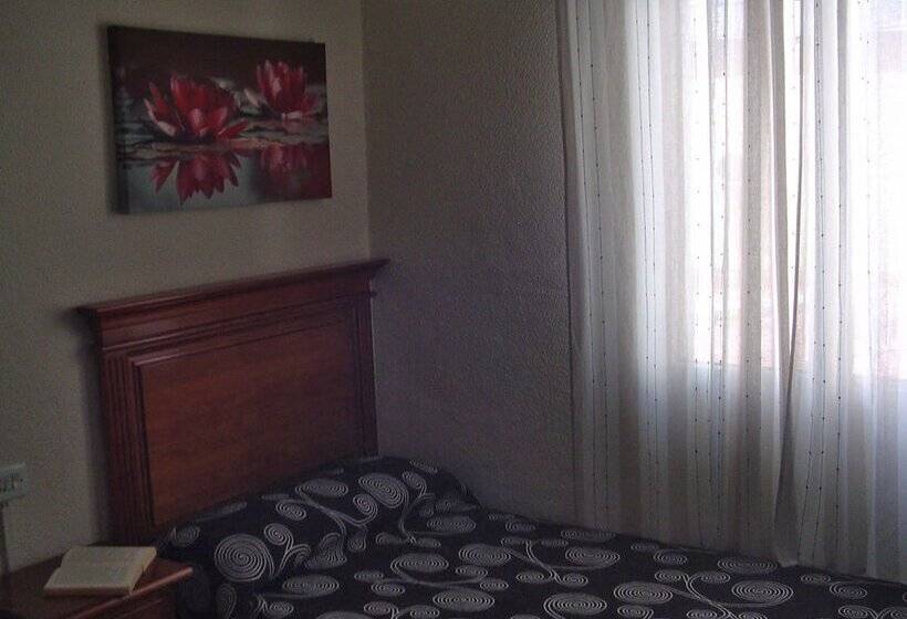 Hostal Cabrera