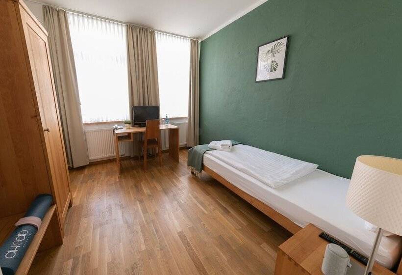 בית מלון כפרי Ahead Burg