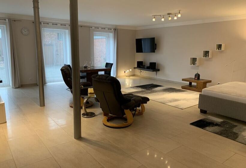 Отель Apartment Ahsbahs Suite Near Airport