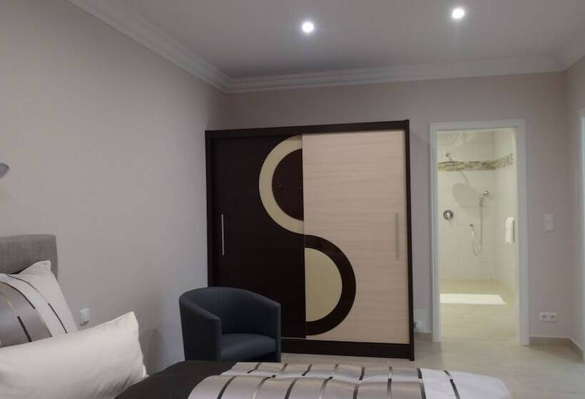 Отель Apartment Ahsbahs Suite Near Airport