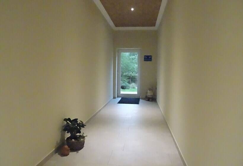 Отель Apartment Ahsbahs Suite Near Airport