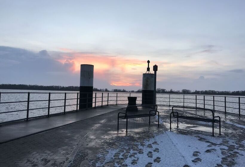 Отель Apartment Ahsbahs Suite Near Airport