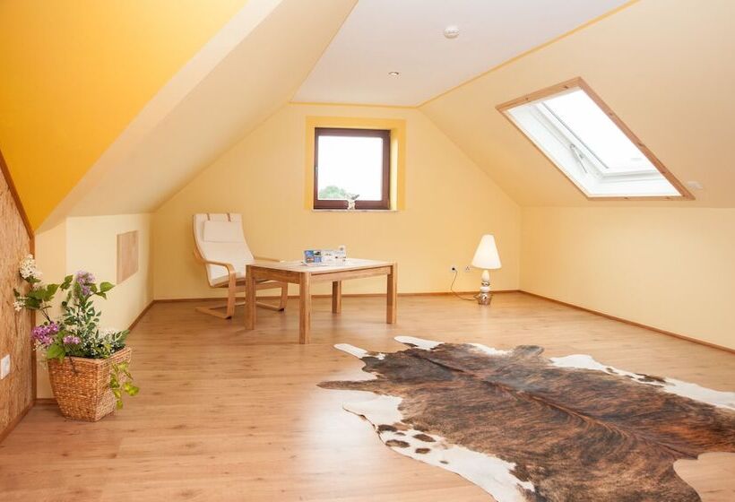 Отель Apartment Ahsbahs Suite Near Airport