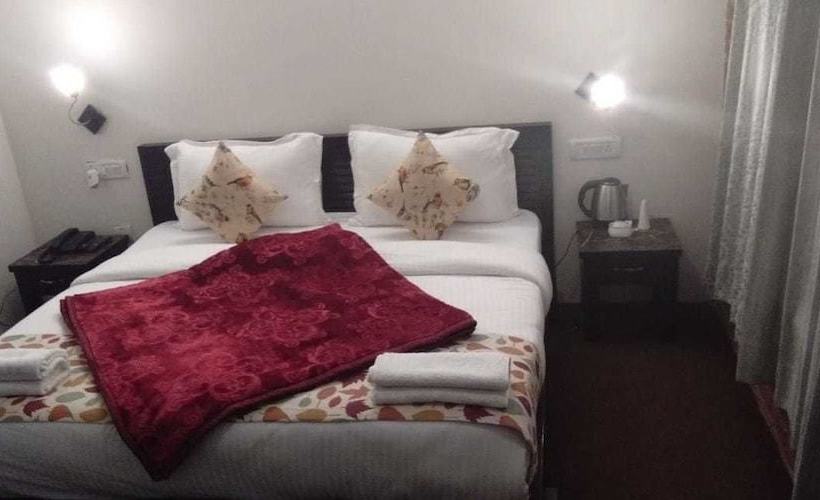 Отель Aranya Virasat