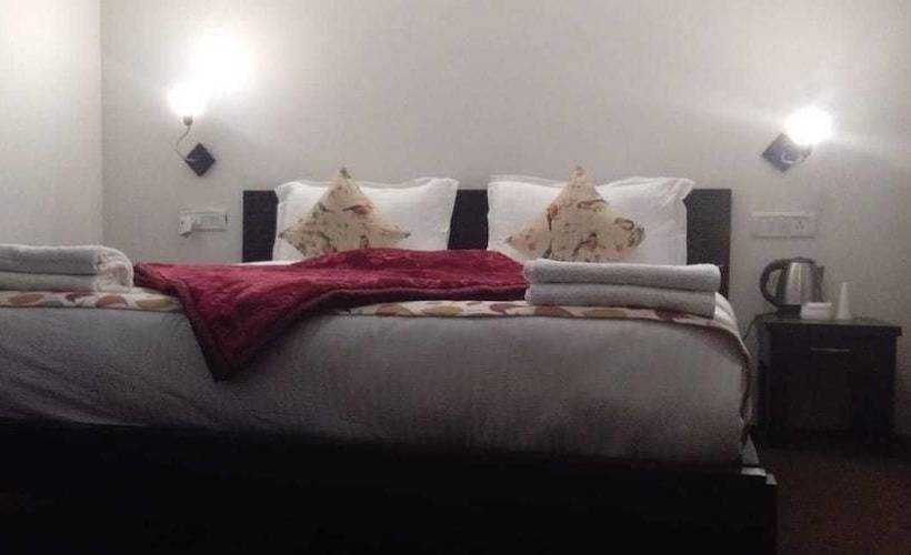 Отель Aranya Virasat