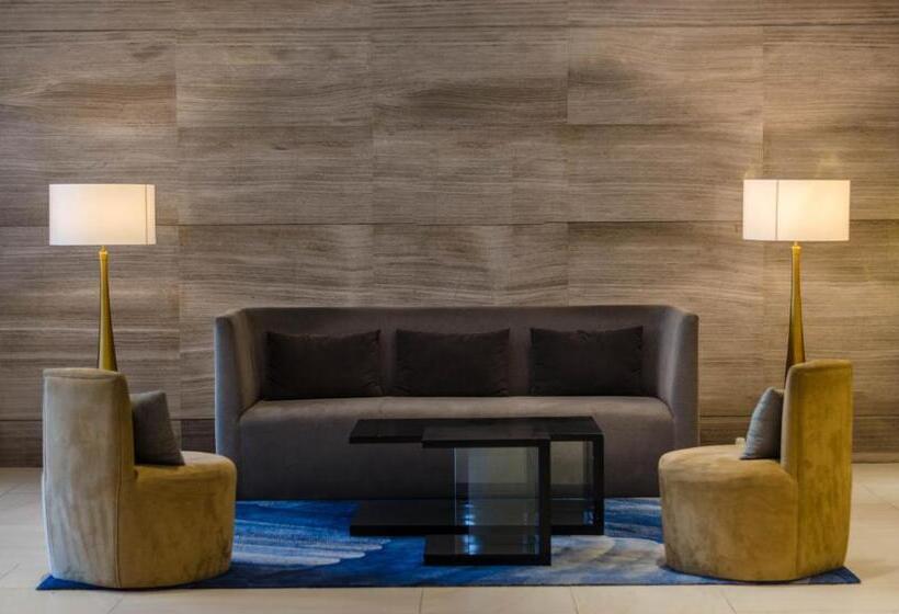 هتل C Suites At Mactan Newtown